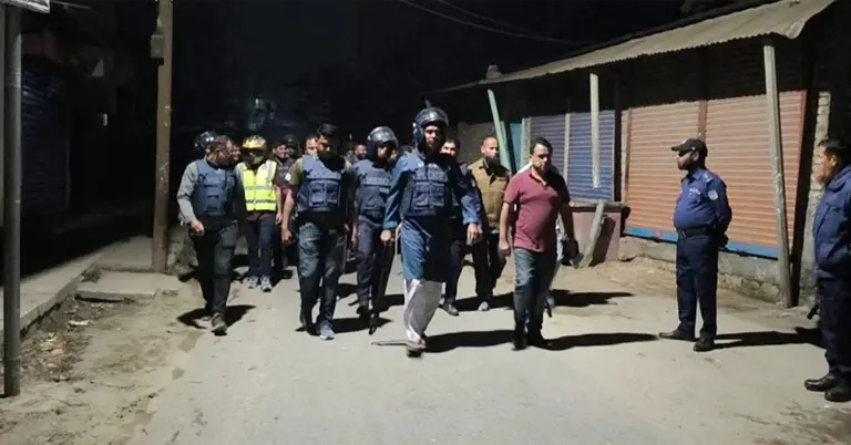 পরিস্থিতি নিয়ন্ত্রণে নিয়ে আসে আইনশৃঙ্খলা বাহিনী